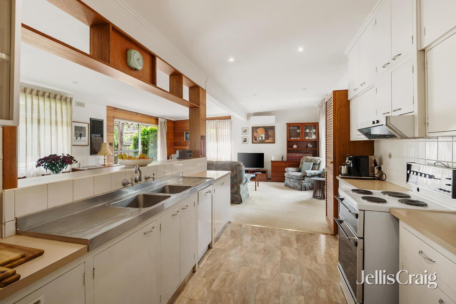 19 Violet Grove, Kew&nbsp;East image 5