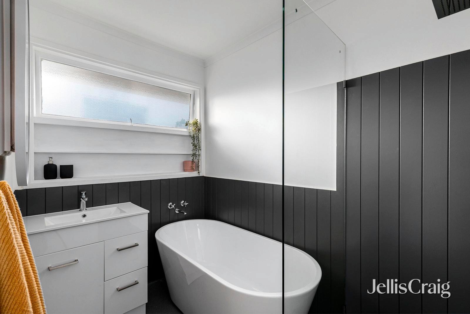 19 Warralong Avenue, Greensborough image 12