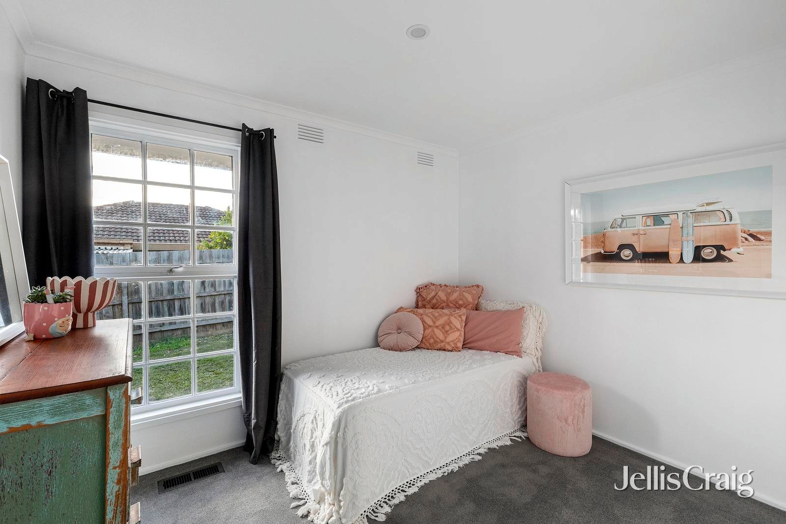 19 Warralong Avenue, Greensborough image 14