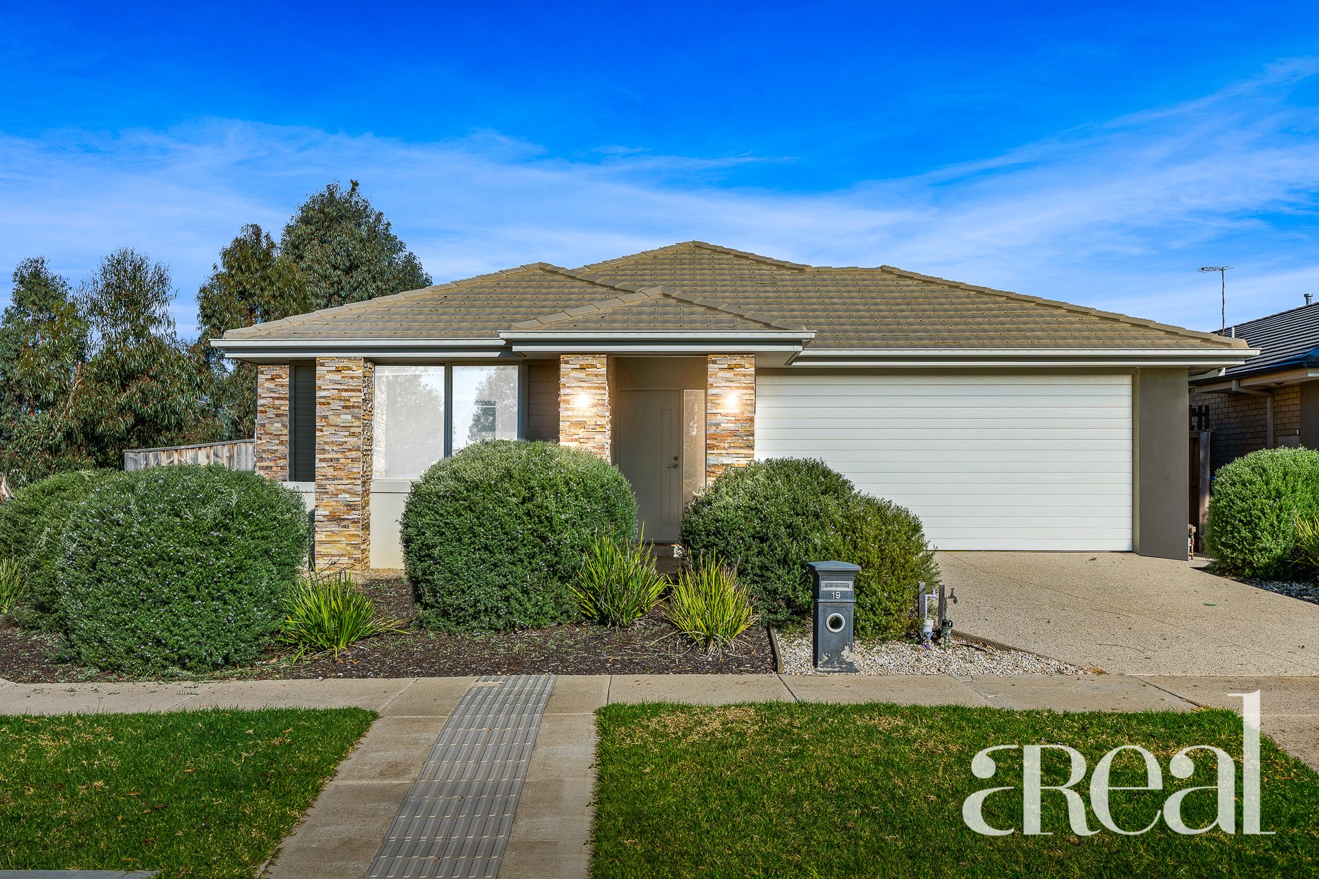 19 Weemala Grove, Werribee VIC 3030