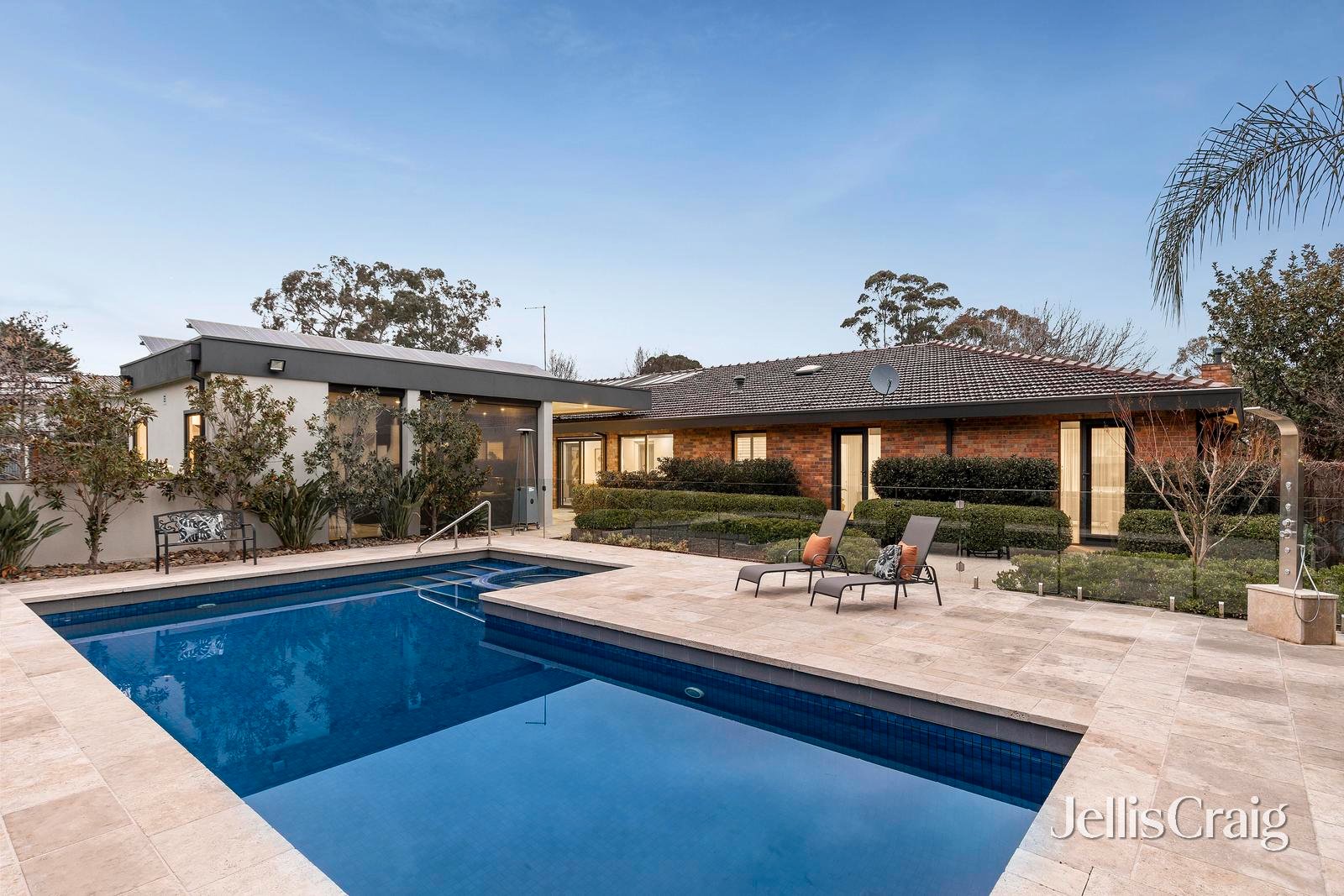 19 White Lodge Court, Donvale image 3