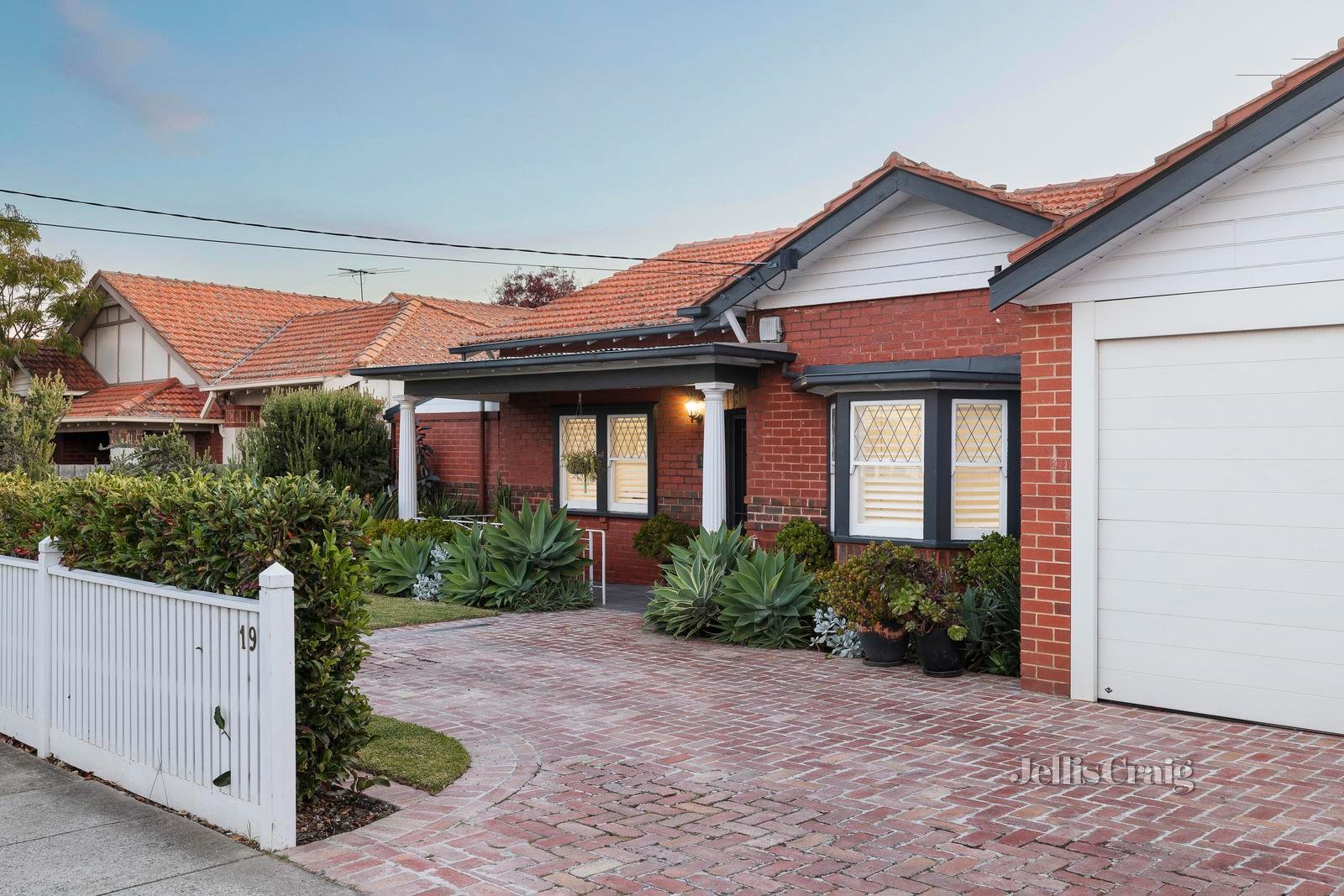 19 Whitmuir Road, Bentleigh image 2