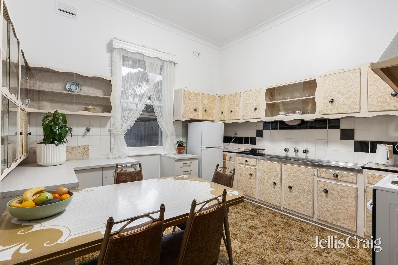 19 Willandra Avenue, Canterbury image 5