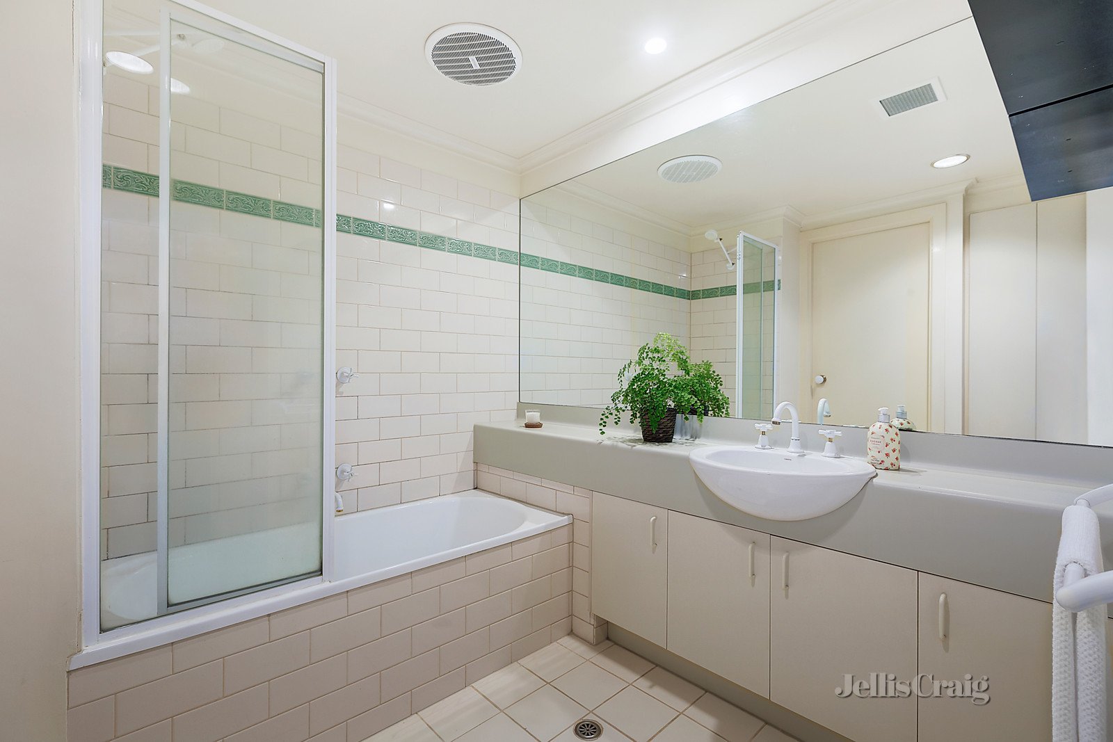 1/9 William Street, Clifton Hill image 9