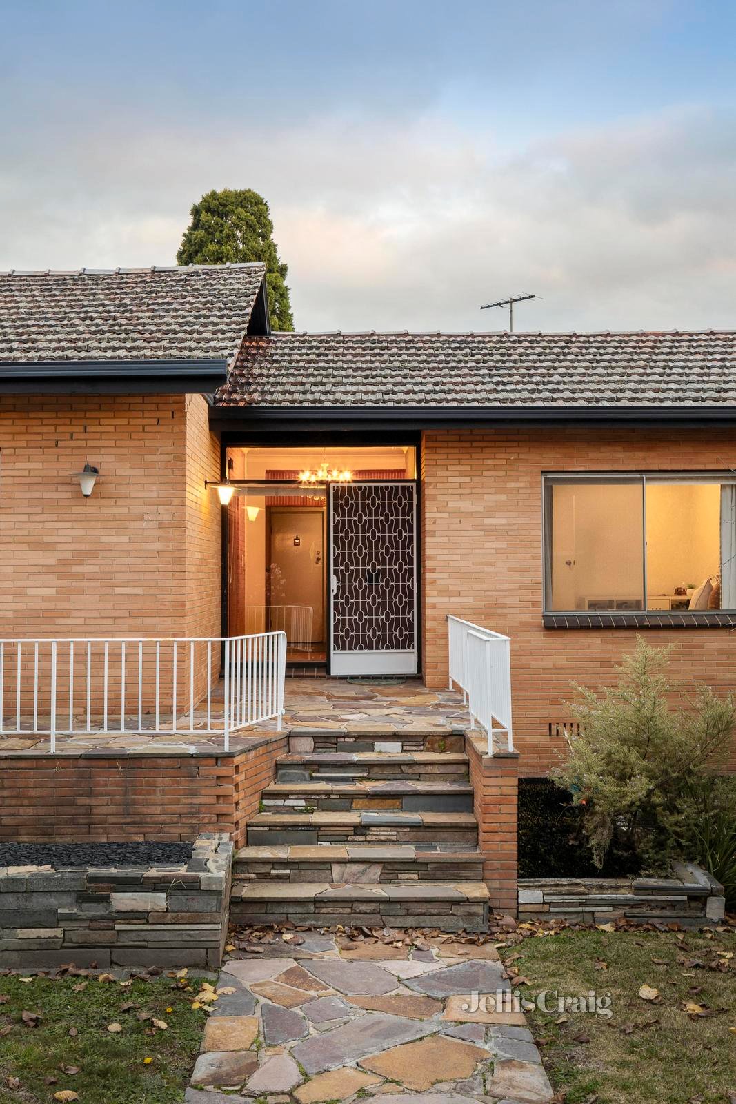 19 Withers Street, Ivanhoe East image 4