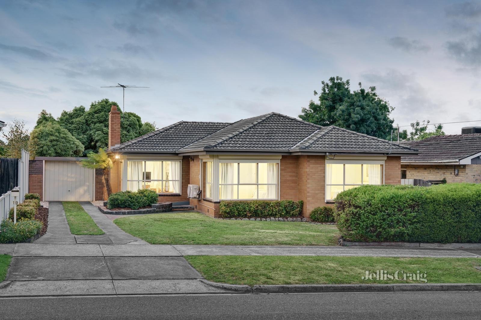 19 Yaltara Avenue, Bundoora image 1