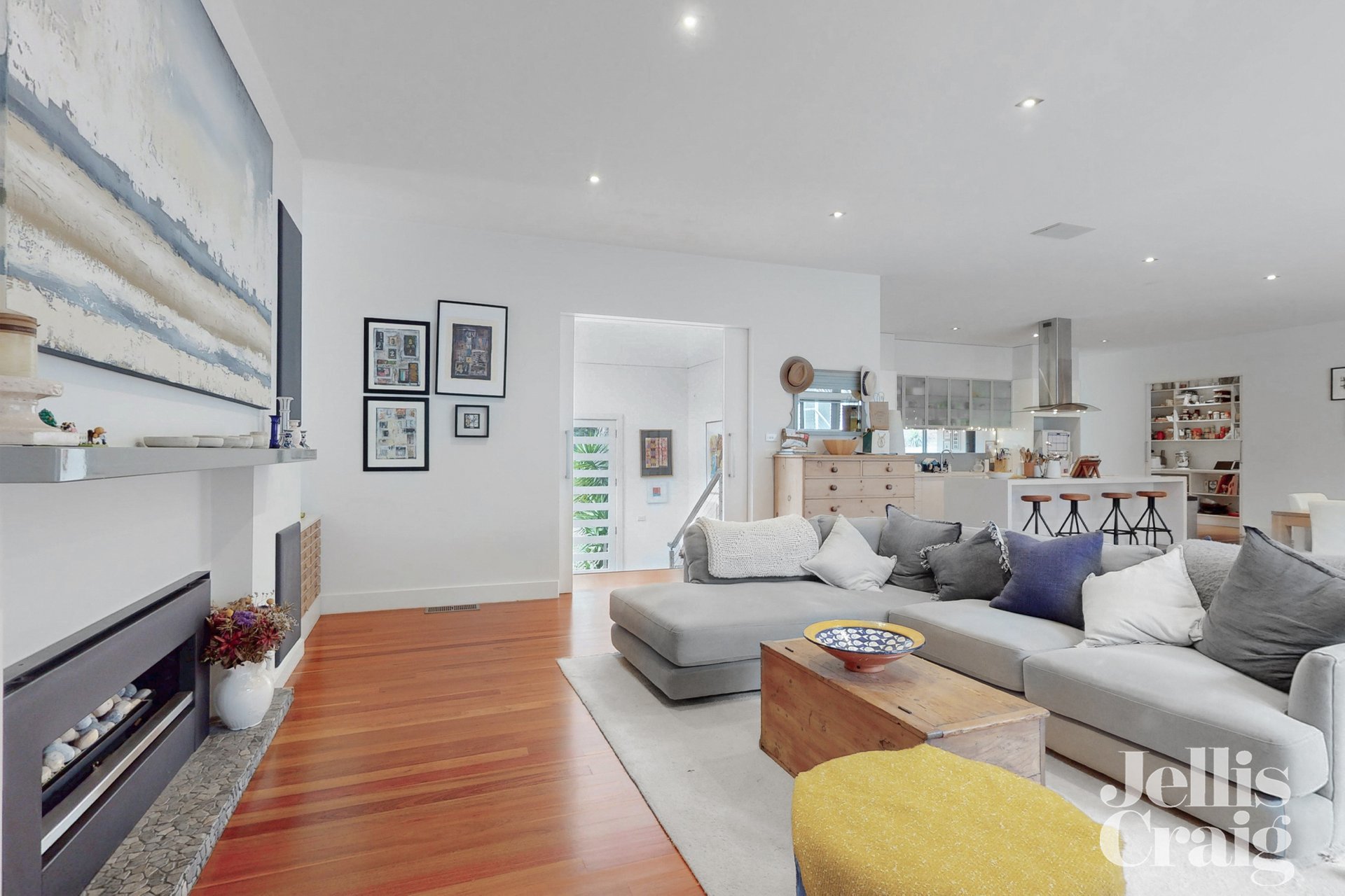 19 Yarra Hill Close, Lower Plenty image 2