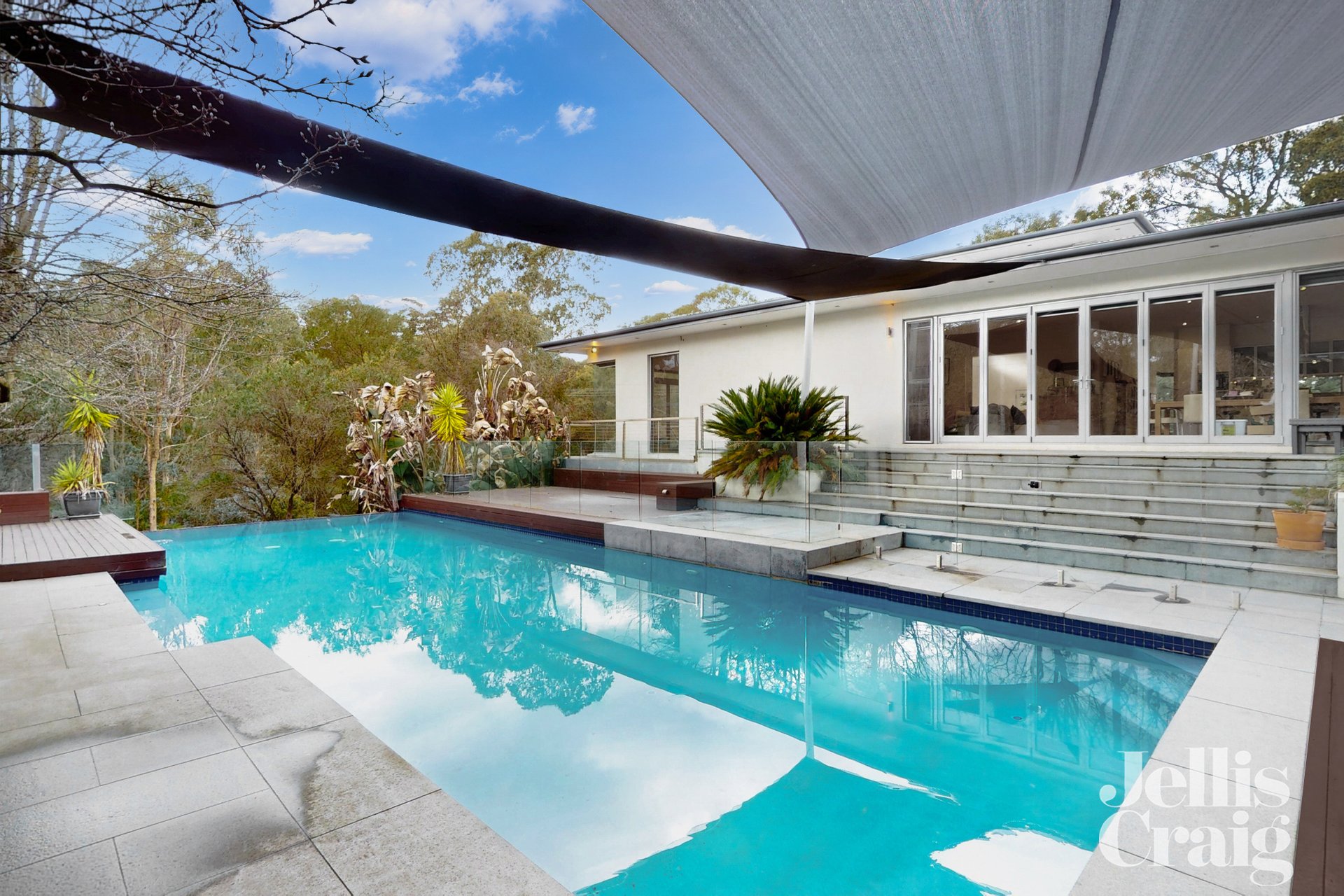 19 Yarra Hill Close, Lower Plenty image 12