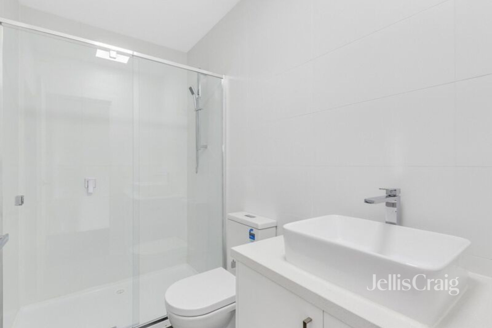 1/90 Barry Street, Reservoir image 4