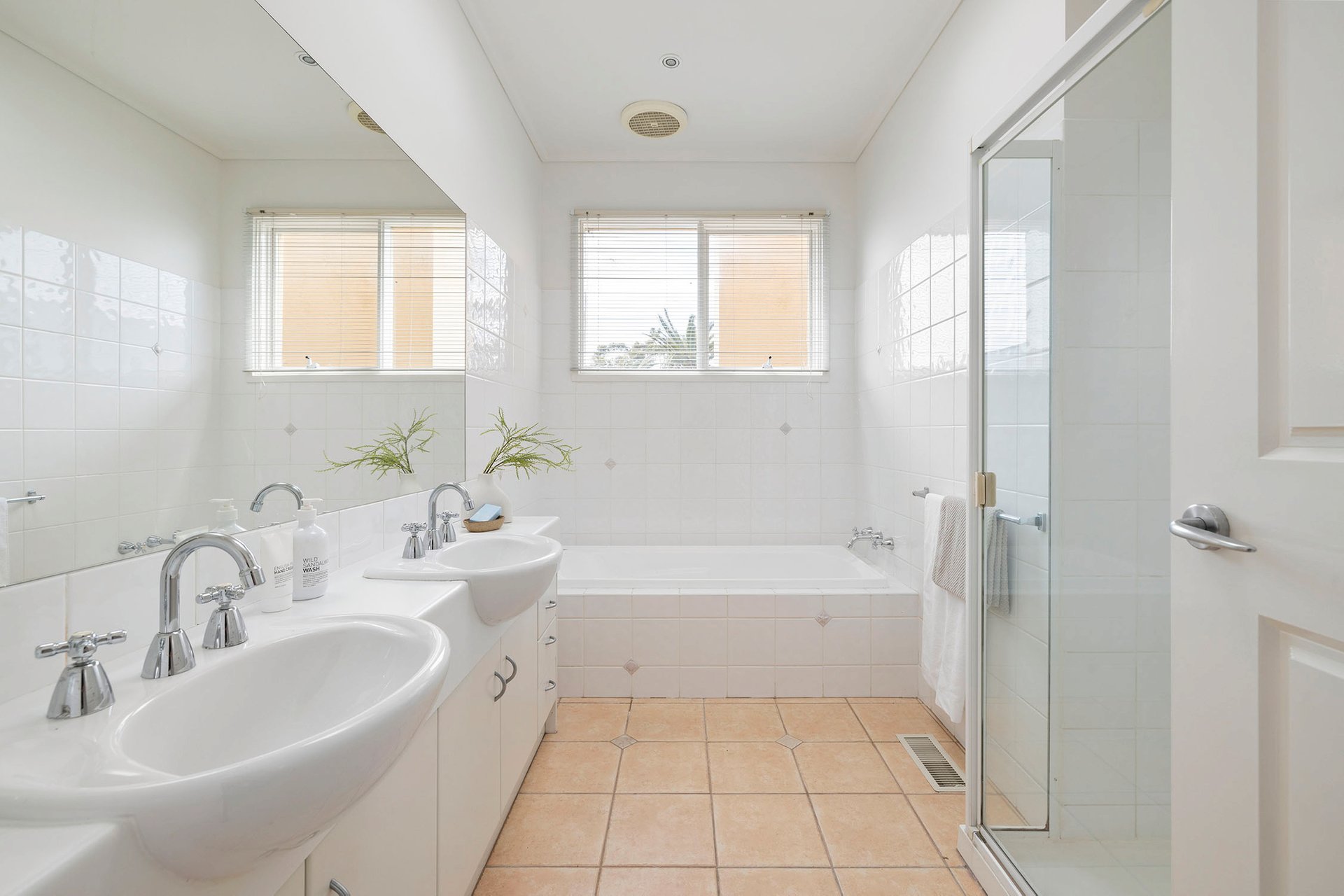 Property Gallery Thumbnail 9