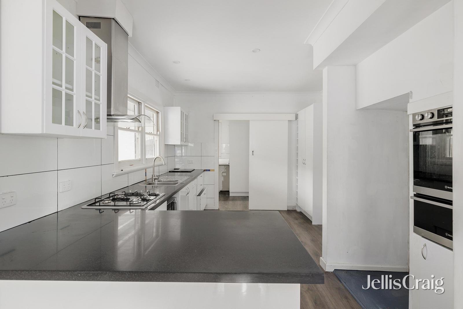 190 Thompsons Road, Bulleen image 3