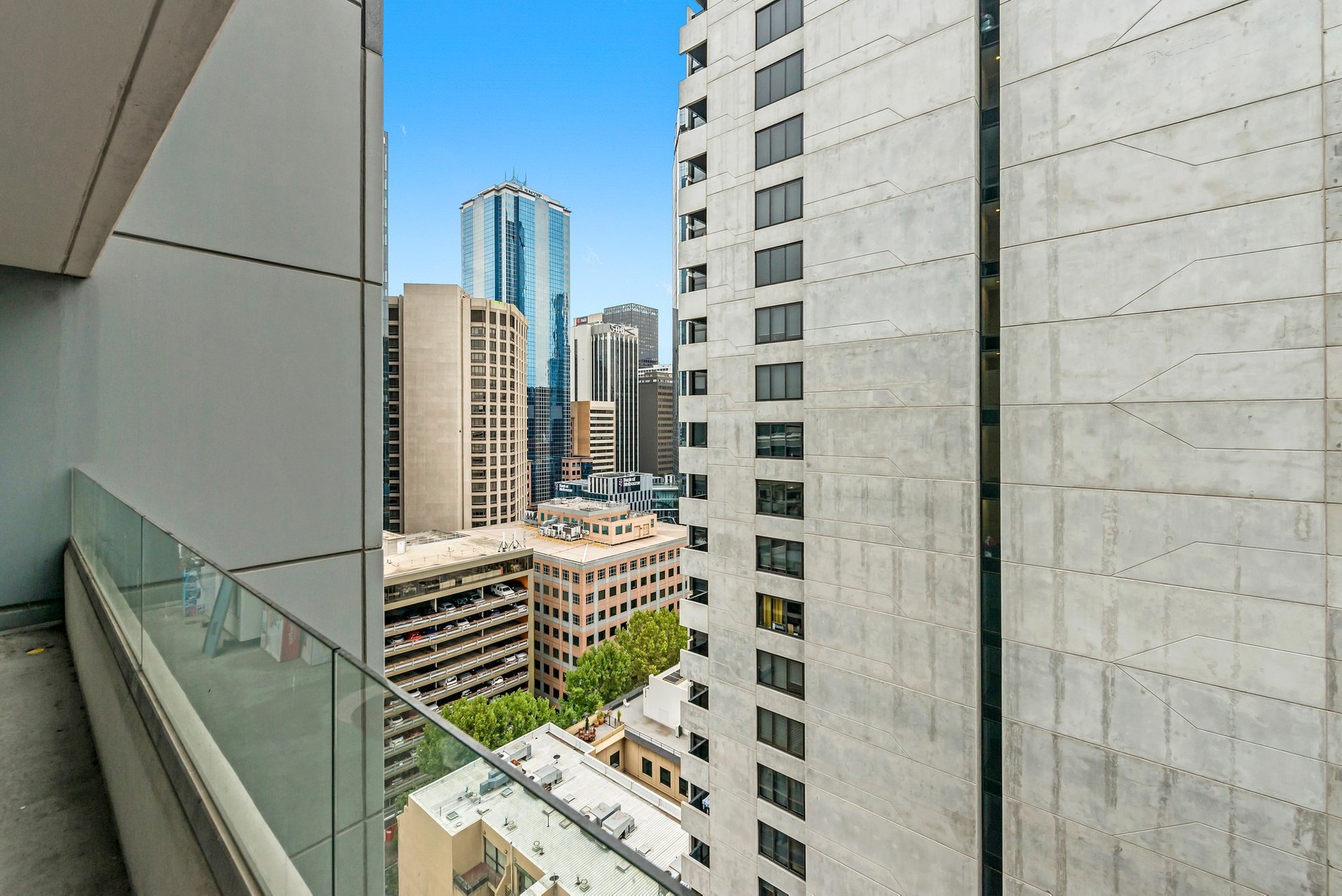 1901 / 8 Downie Street MELBOURNE