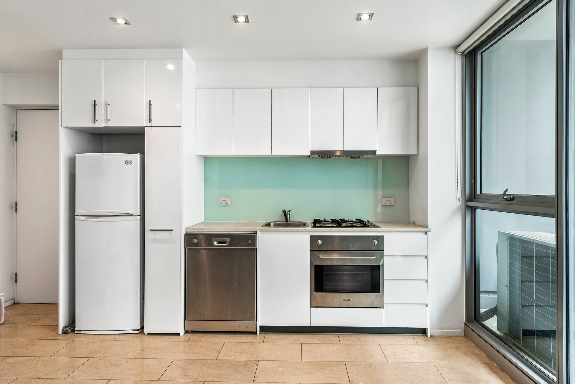 1901 / 8 Downie Street MELBOURNE