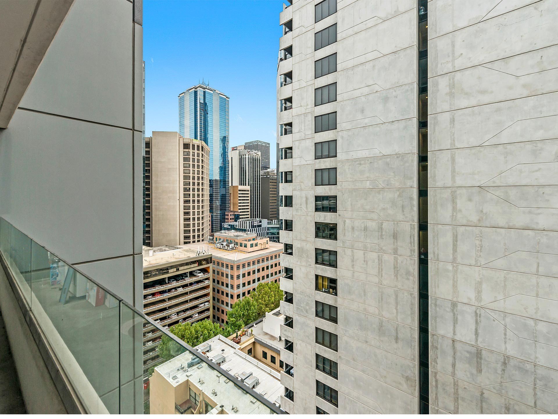 1901 / 8 Downie Street Melbourne