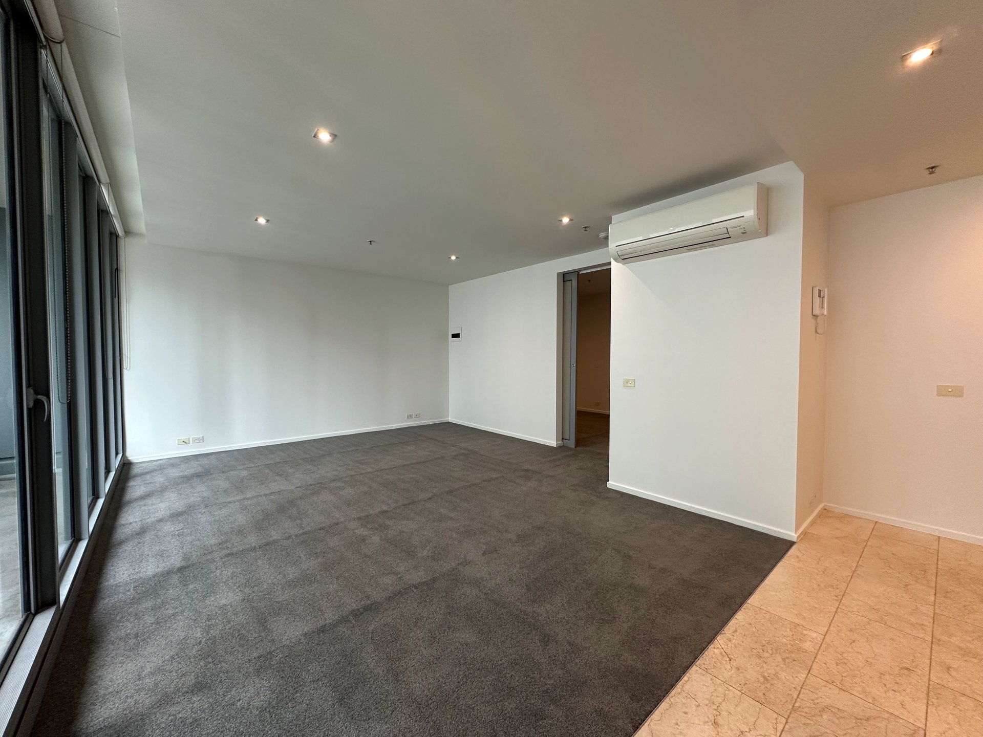 1901 / 8 Downie Street Melbourne