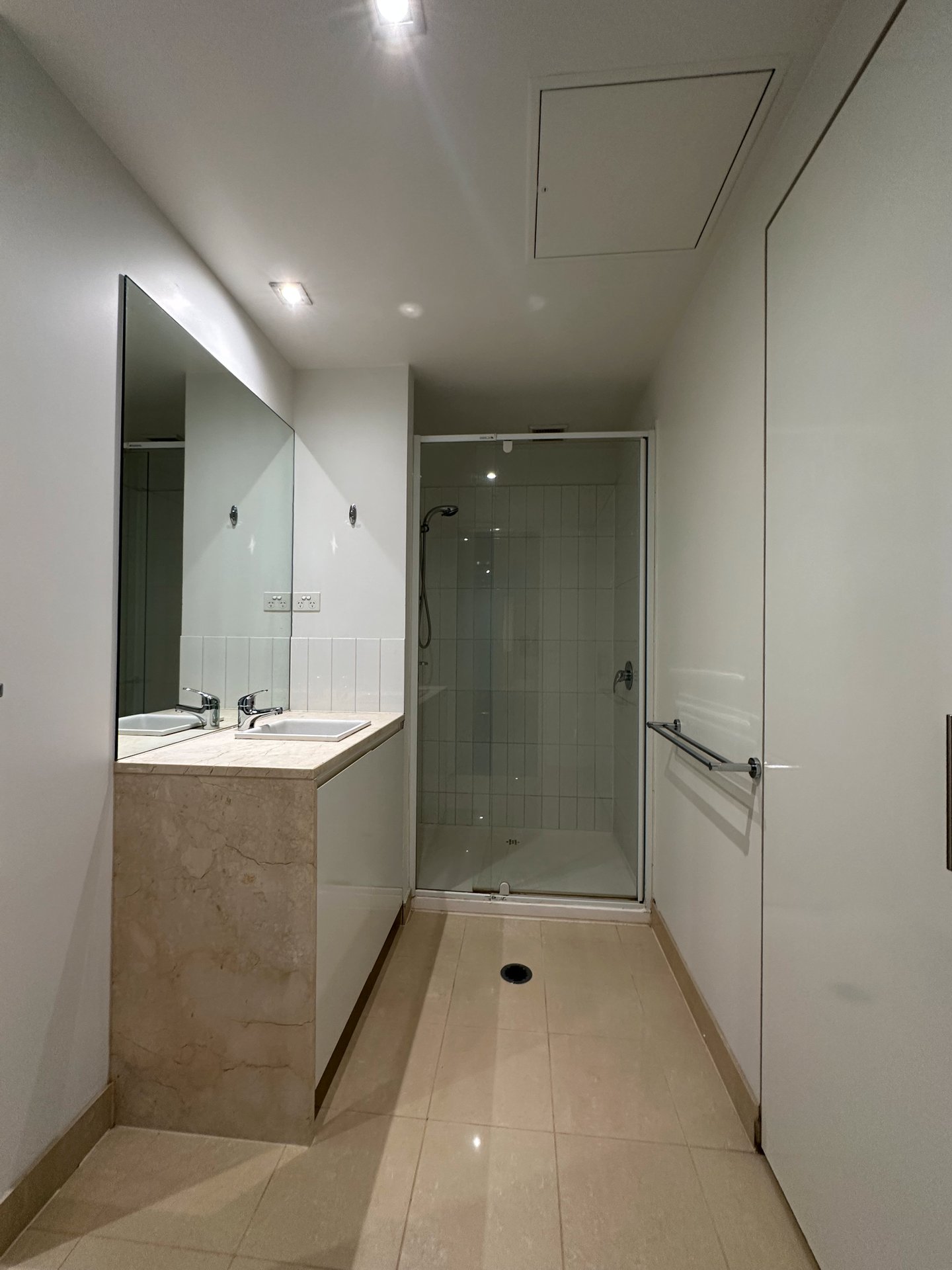 1901 / 8 Downie Street Melbourne