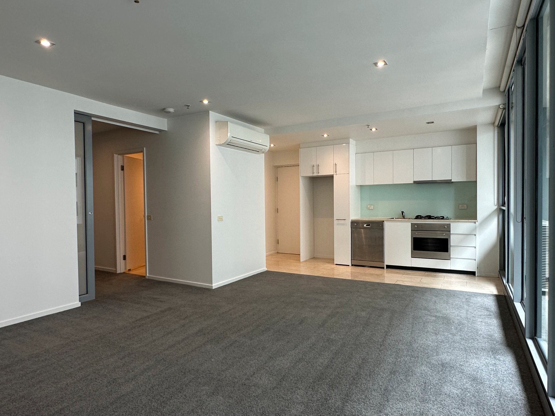 1901 / 8 Downie Street Melbourne