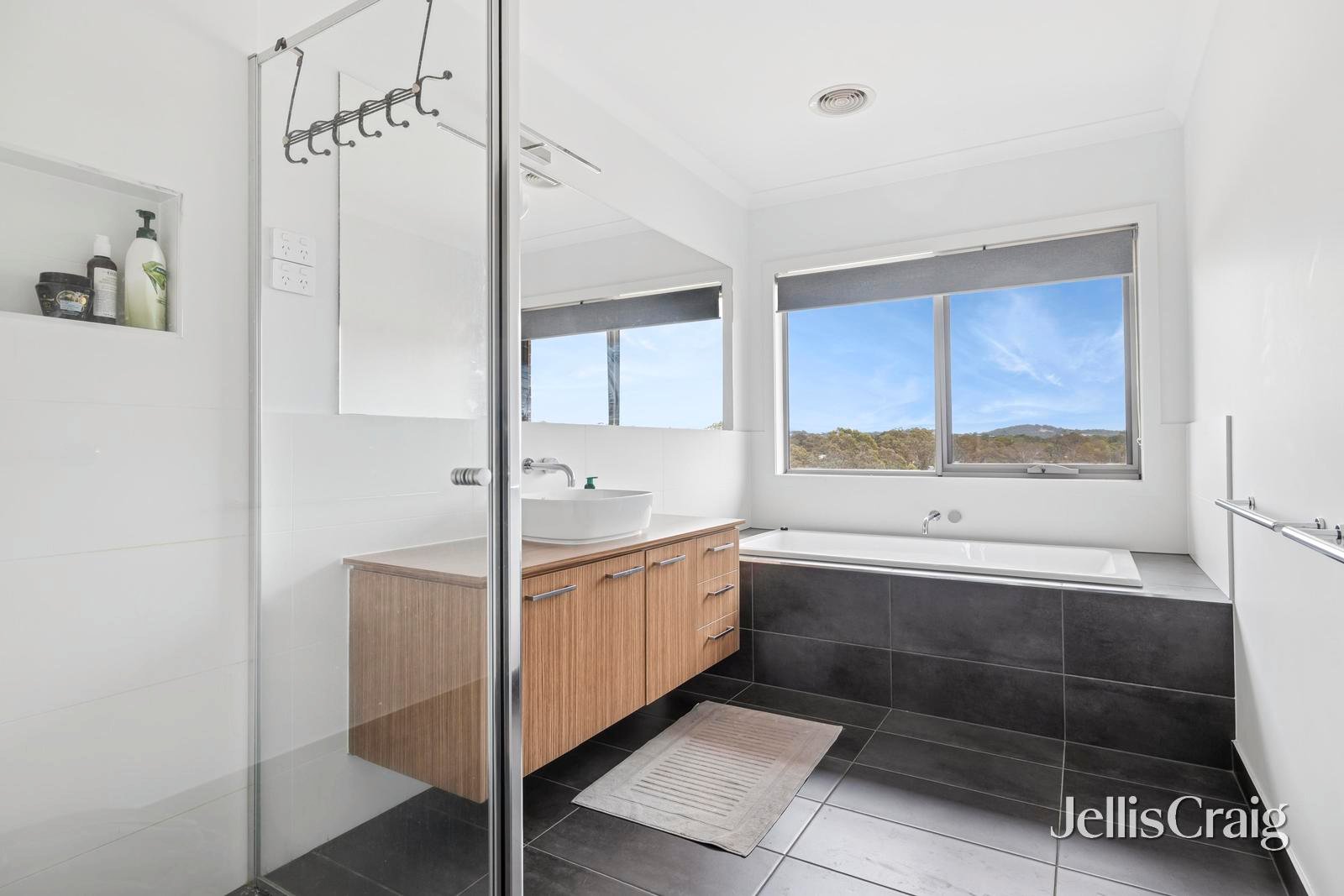 191 Bendigo Sutton Grange Road, Elphinstone image 10