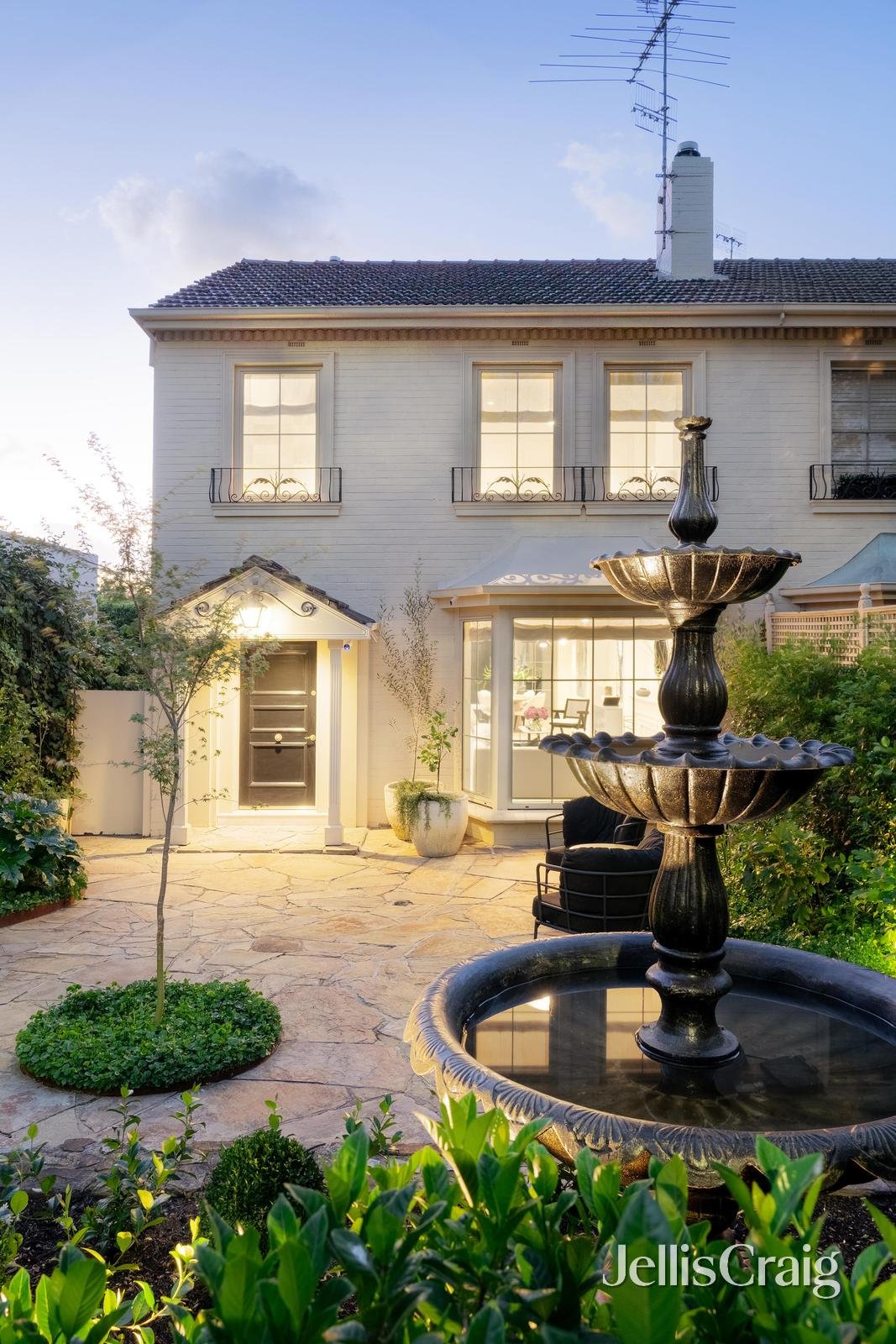 1/91 Grange Road, Toorak image 1