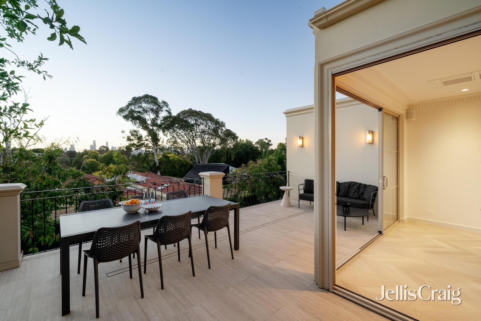 1/91 Grange Road, Toorak image 8