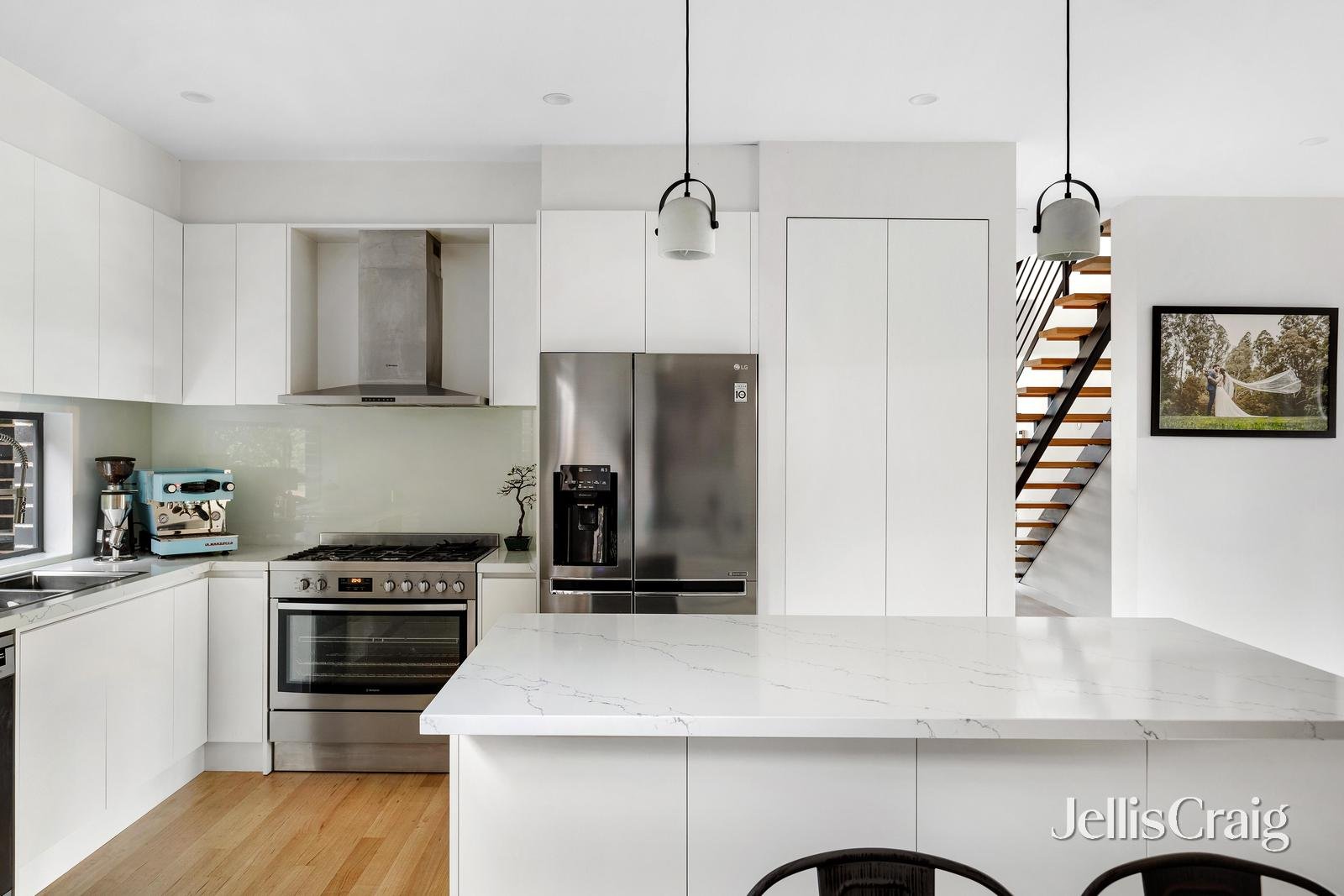 1/91 Hailes Street, Greensborough image 2