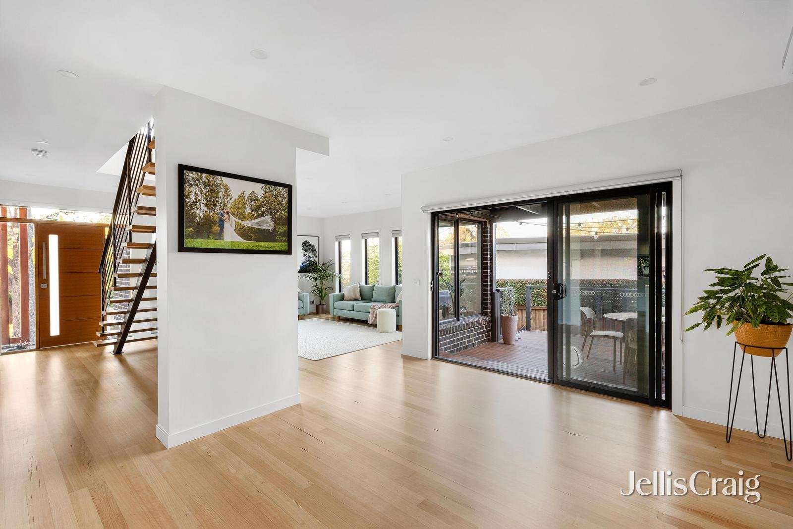 1/91 Hailes Street, Greensborough image 4