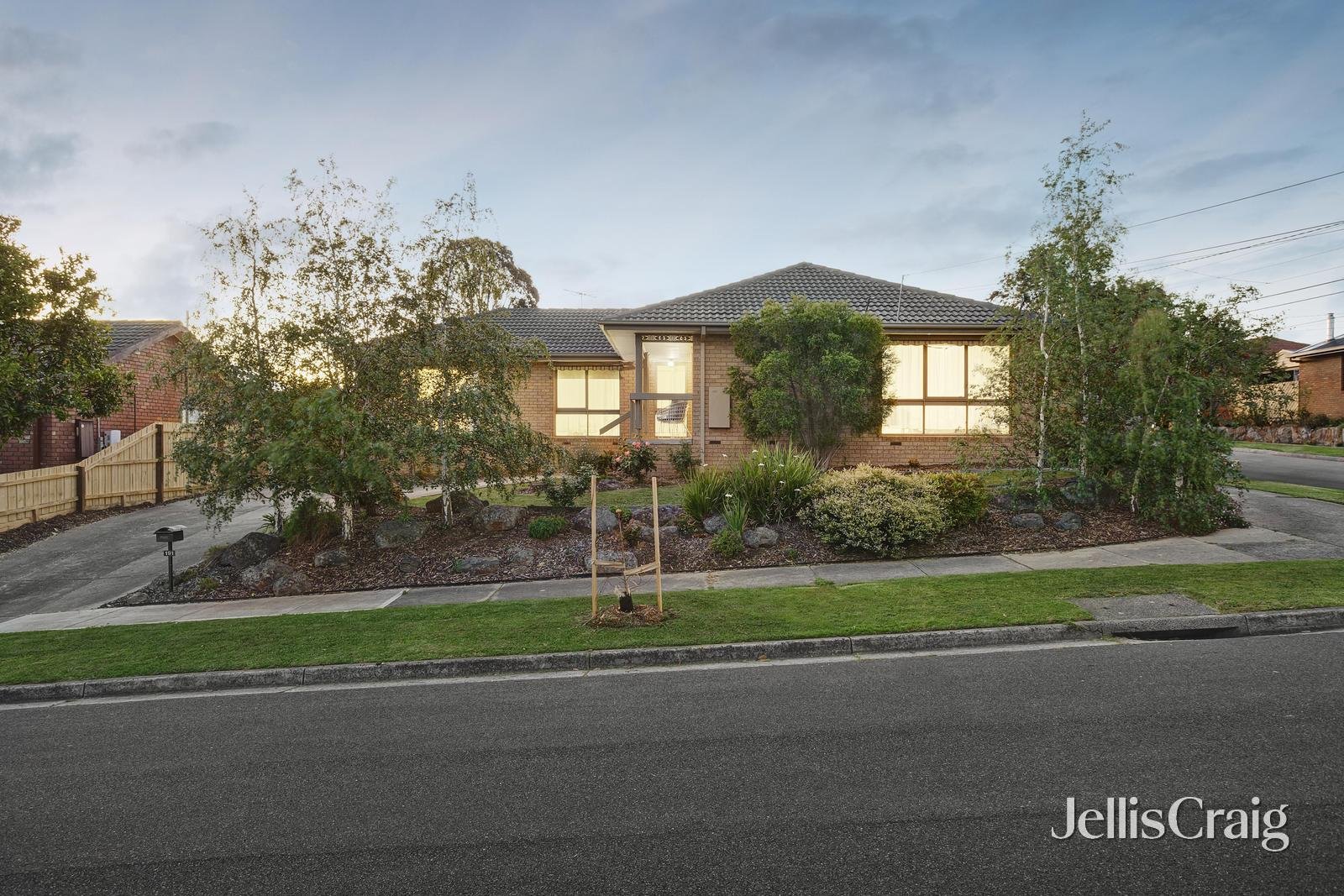 191 Hickling Avenue, Greensborough image 1
