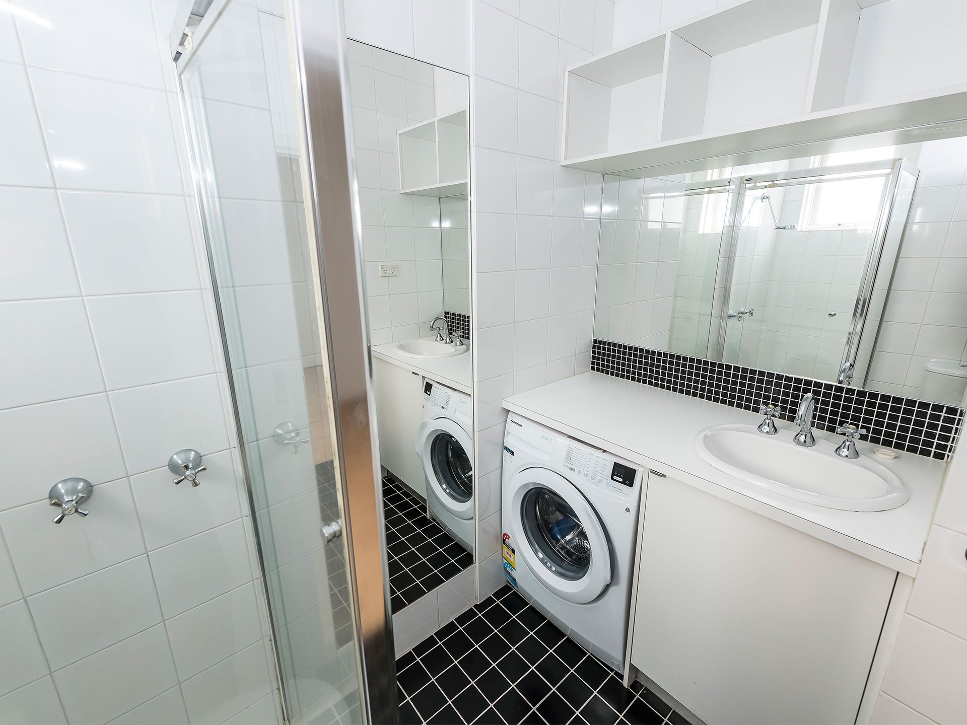 19 / 1 Lumley Court PRAHRAN