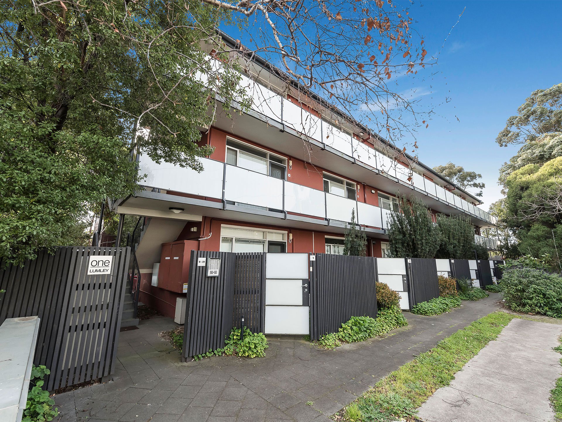 19 / 1 Lumley Court PRAHRAN