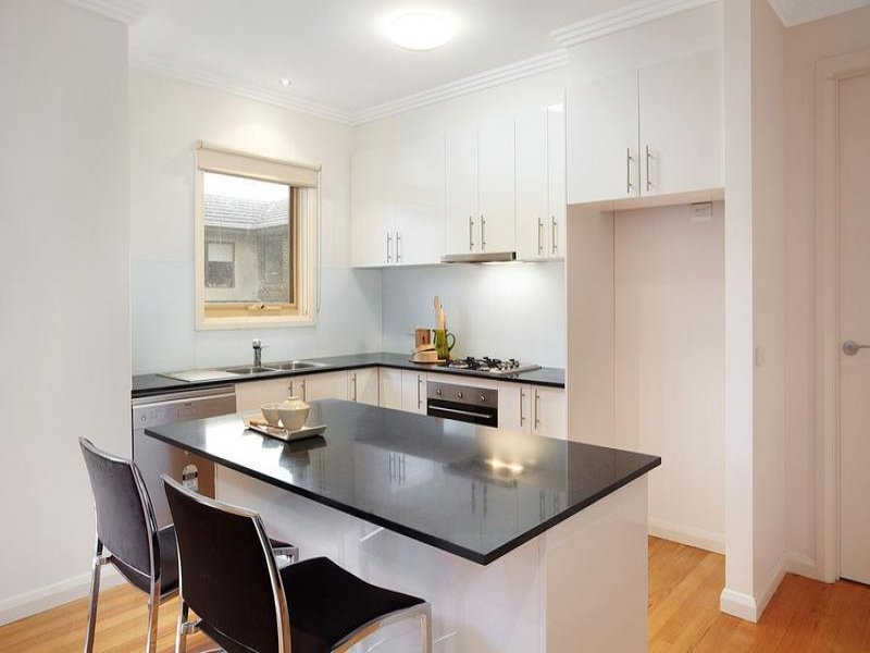 19/1 Nangnak Lane, Mont Albert image 2
