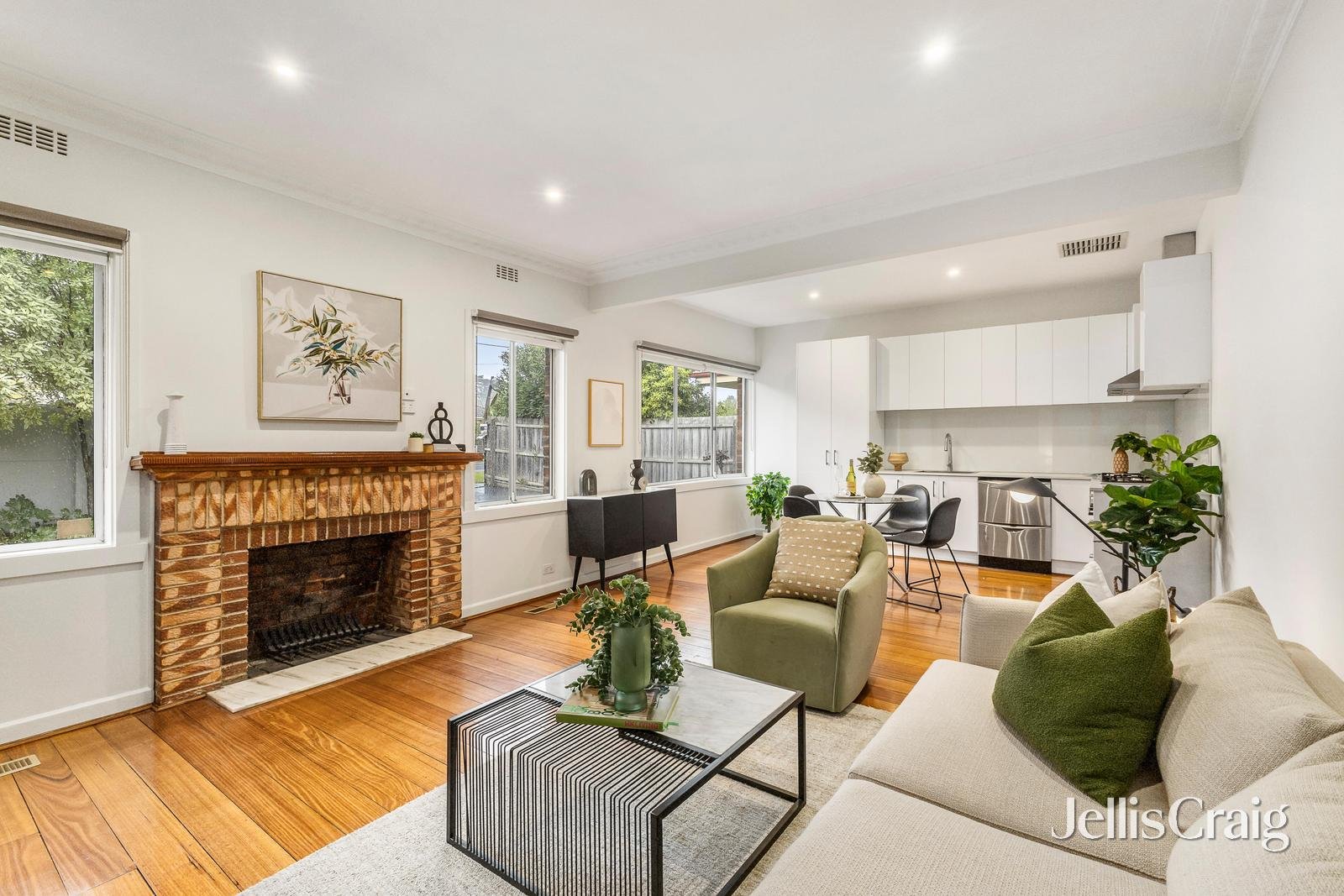 1/910 Centre Road, Bentleigh East image 4