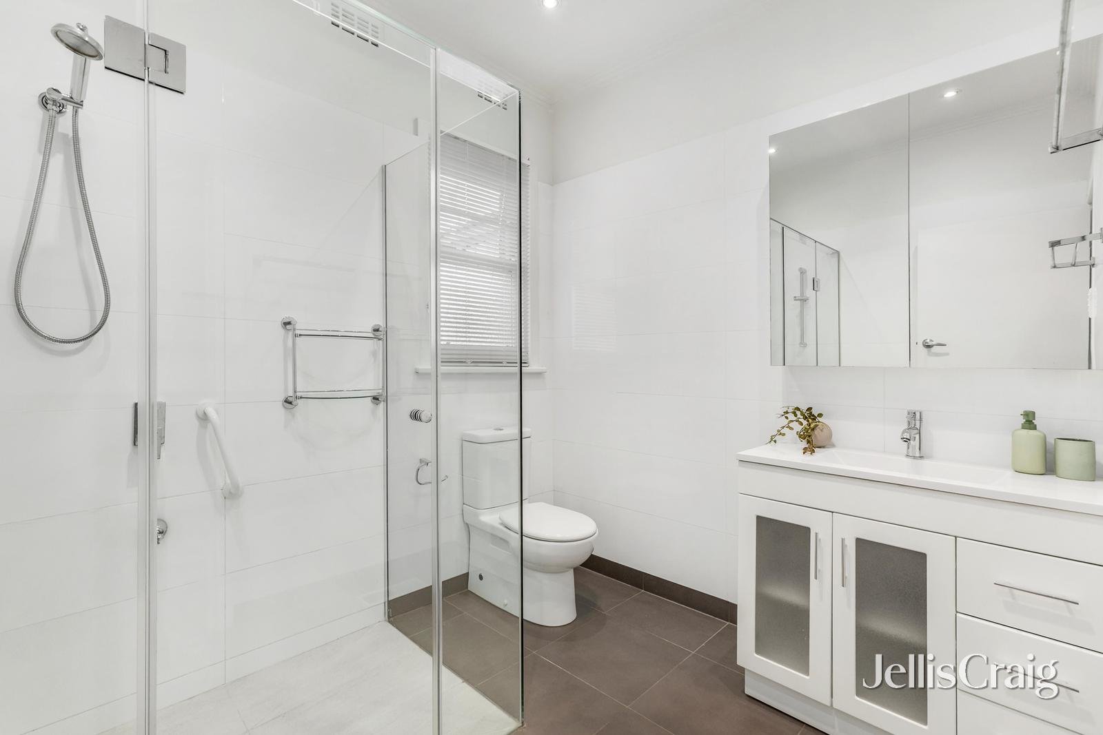 1/910 Centre Road, Bentleigh East image 10