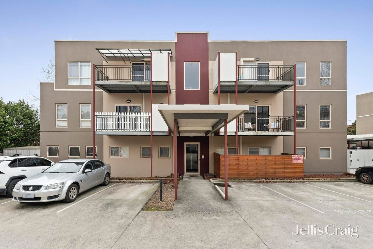 19/12-18 Bourke Street, Ringwood image 1