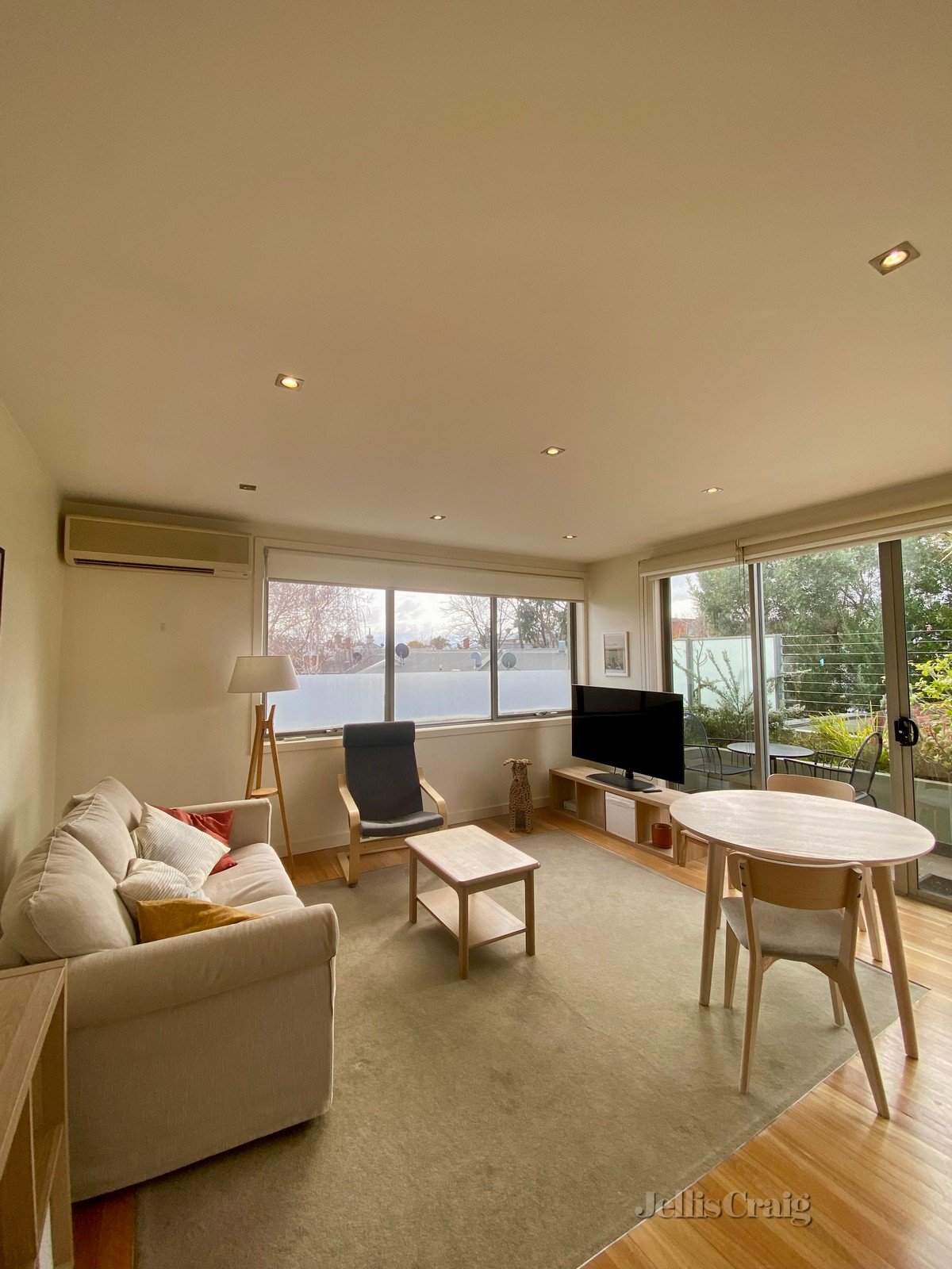 19/137 McKean Street, Fitzroy North image 2