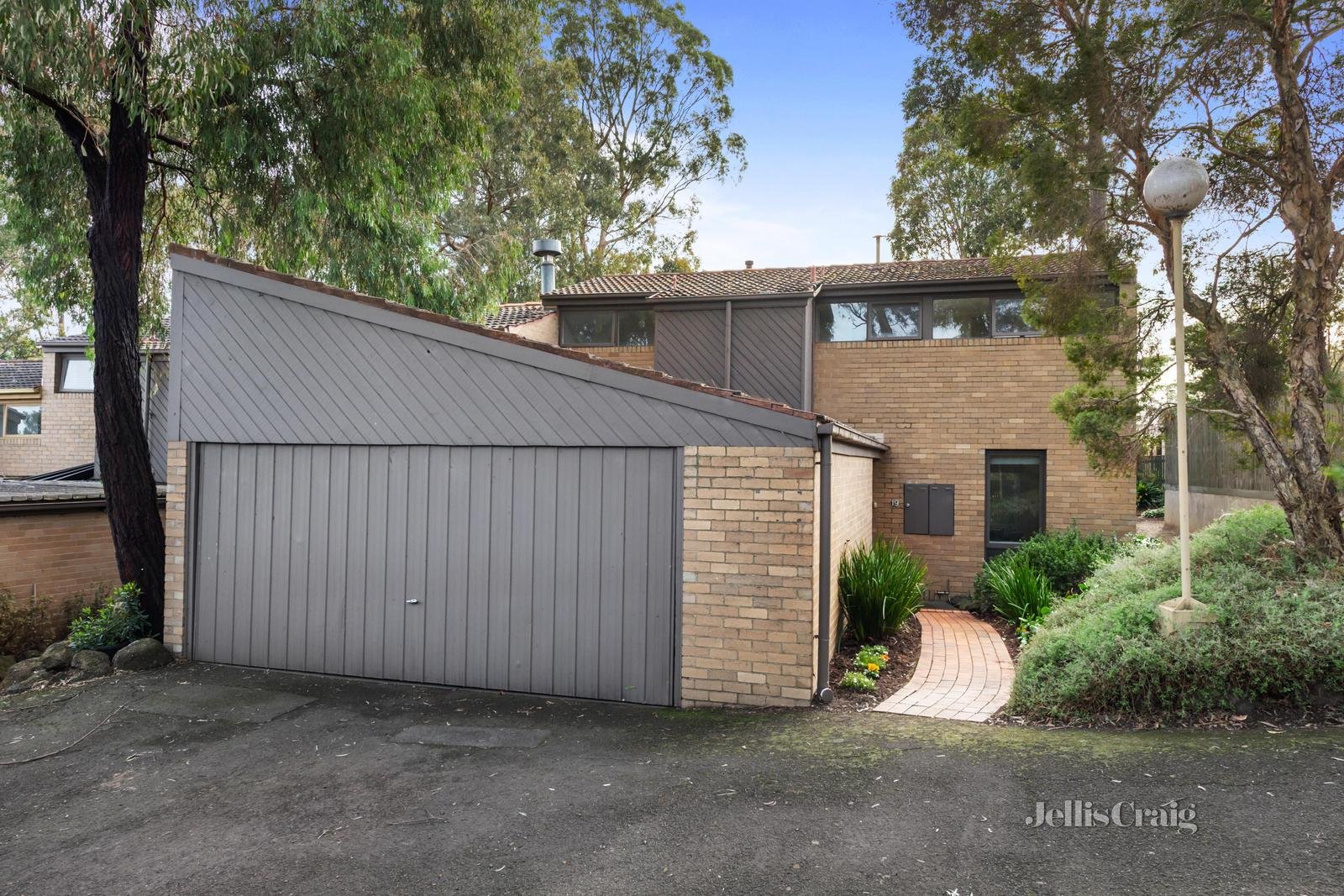 19/18 Peter Street, Doncaster East image 1