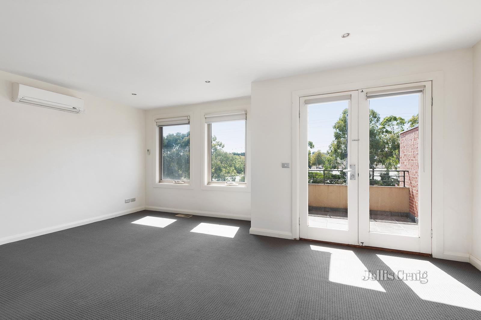 1/92 Belmore Road, Balwyn image 3