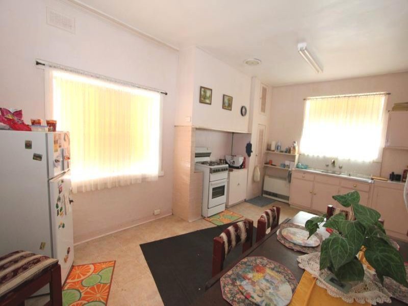 1/92 Beverin Street, Sebastopol image 2