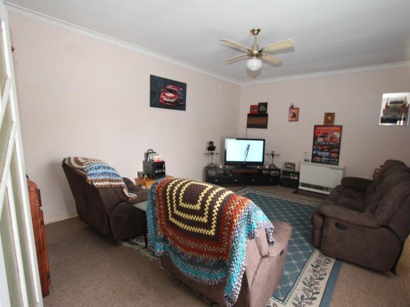 1/92 Beverin Street, Sebastopol image 3