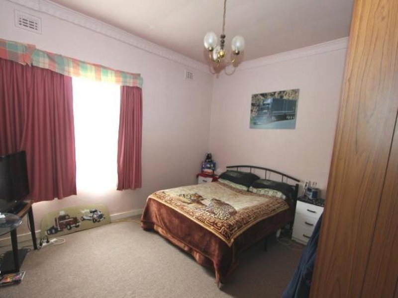 1/92 Beverin Street, Sebastopol image 4