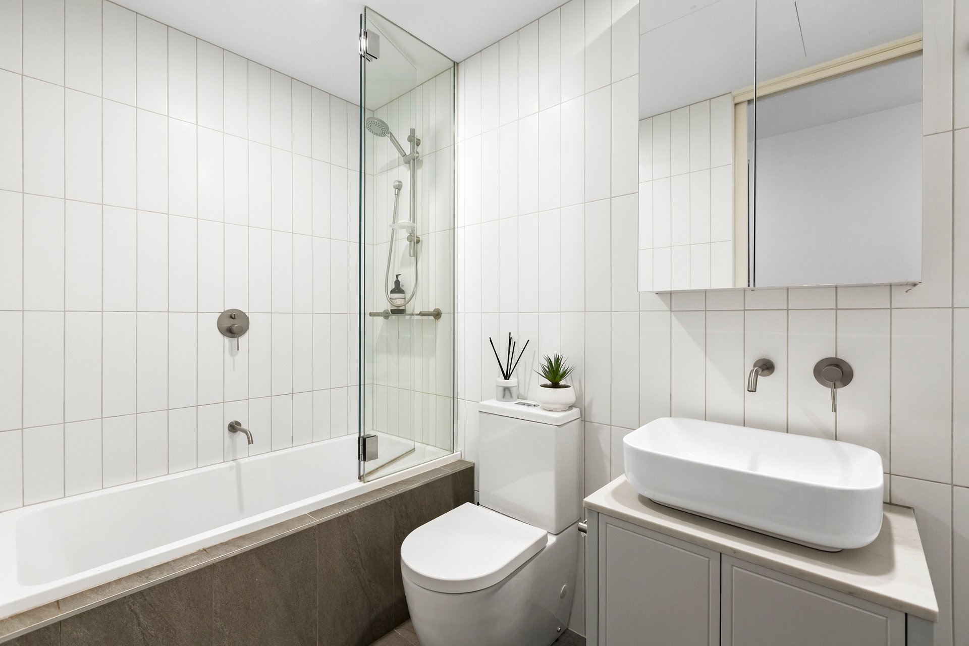 Property Gallery Thumbnail 6