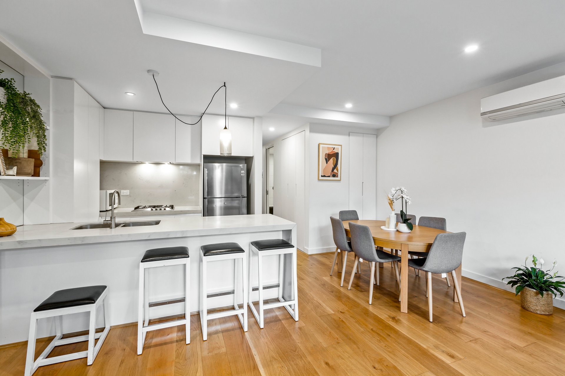 Property Gallery Thumbnail 4