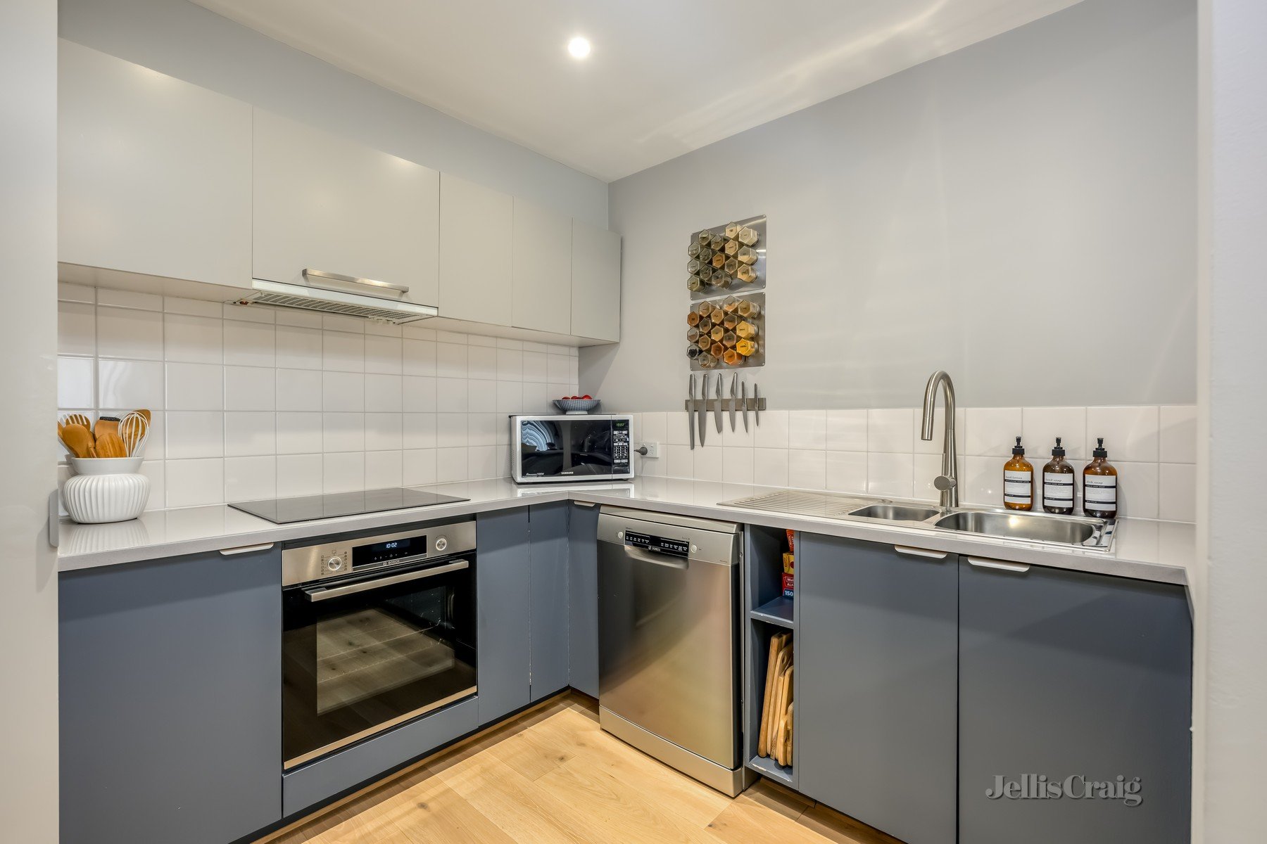 19/213 Cardigan Street, Carlton image 3