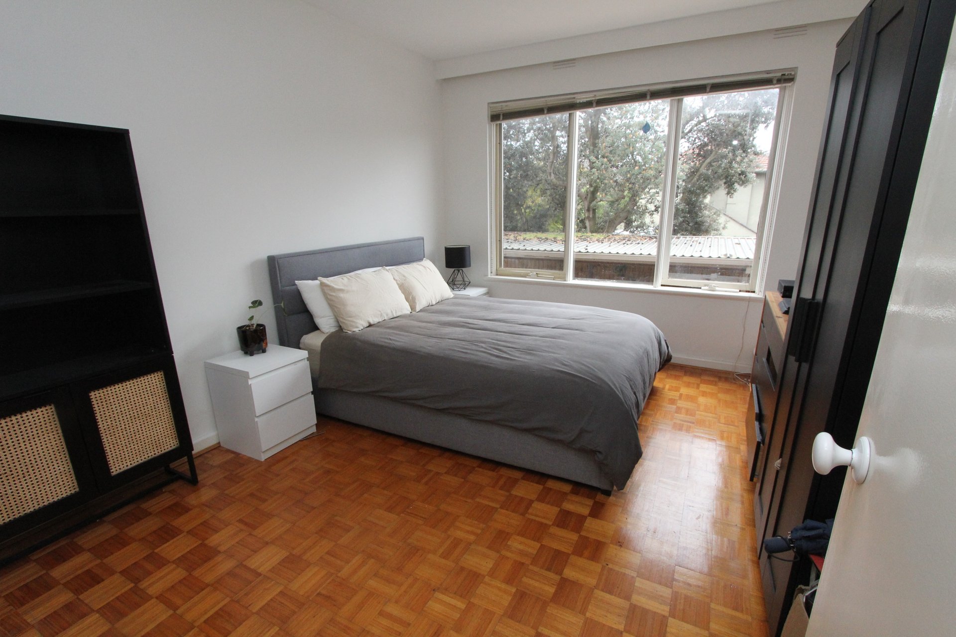 Property Gallery Thumbnail 6