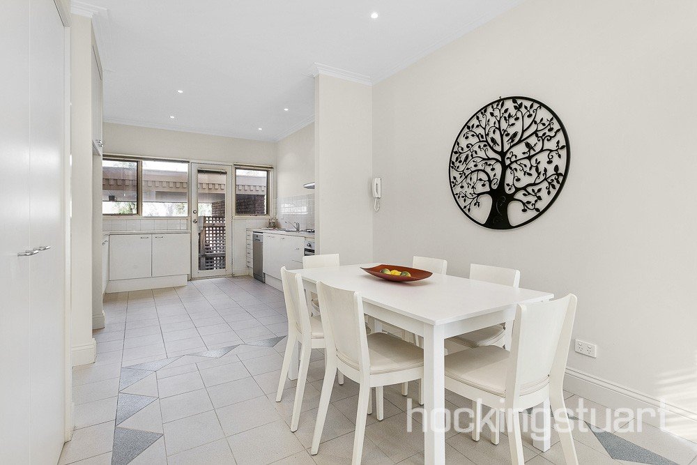 1/926 Canterbury Road, Box Hill South image 4