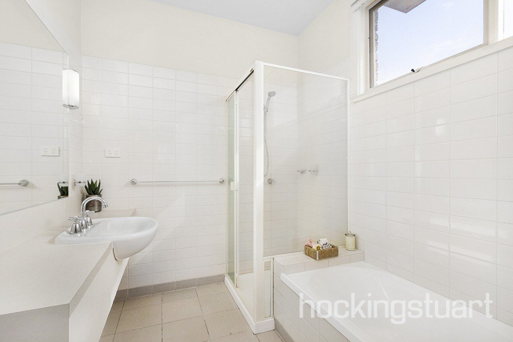 1/926 Canterbury Road, Box Hill South image 8
