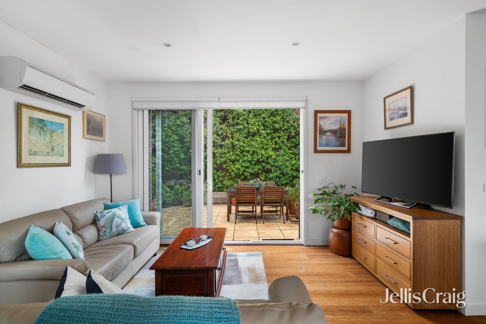 1/93 Karingal Drive, Briar Hill image 2