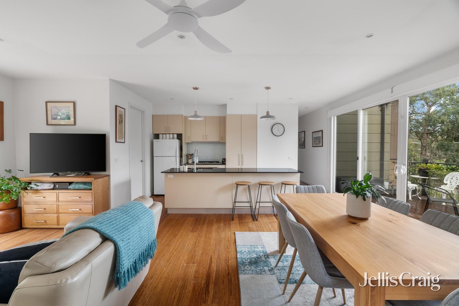 1/93 Karingal Drive, Briar Hill image 3