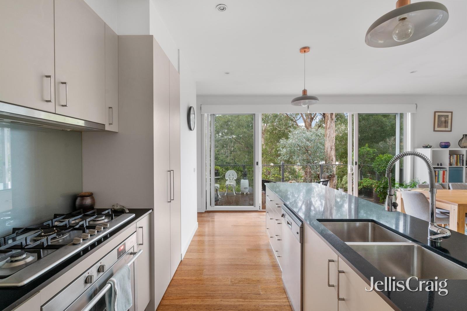 1/93 Karingal Drive, Briar Hill image 4