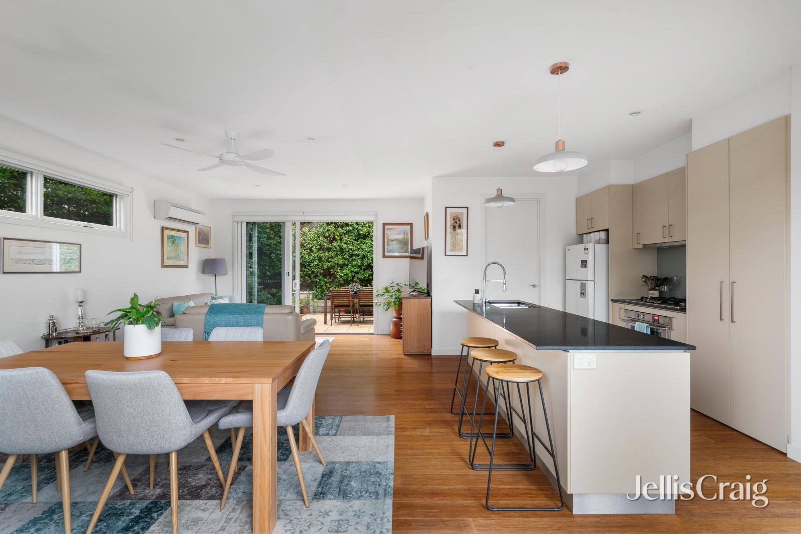 1/93 Karingal Drive, Briar Hill image 5