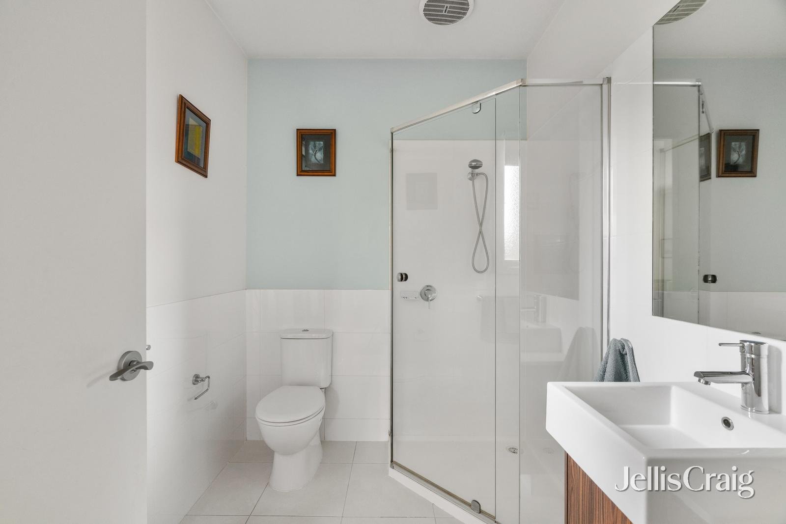 1/93 Karingal Drive, Briar Hill image 7